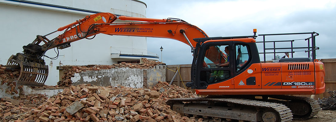 Plant Hire - Wessex Demolition - Doosan DX180 Excavator